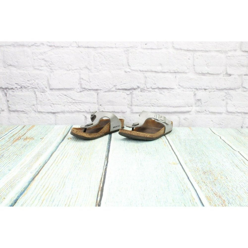 Birkenstock  Silver Leather Slip On T-Strap Thong Flip Flop Size 5 - Picture 2 of 9